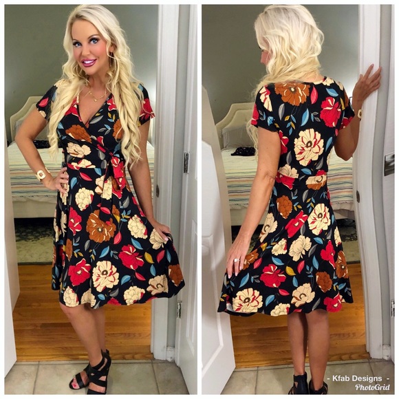 ❤️LAST! Black Floral Brushed Fabric Midi Dress! - Picture 2 of 5